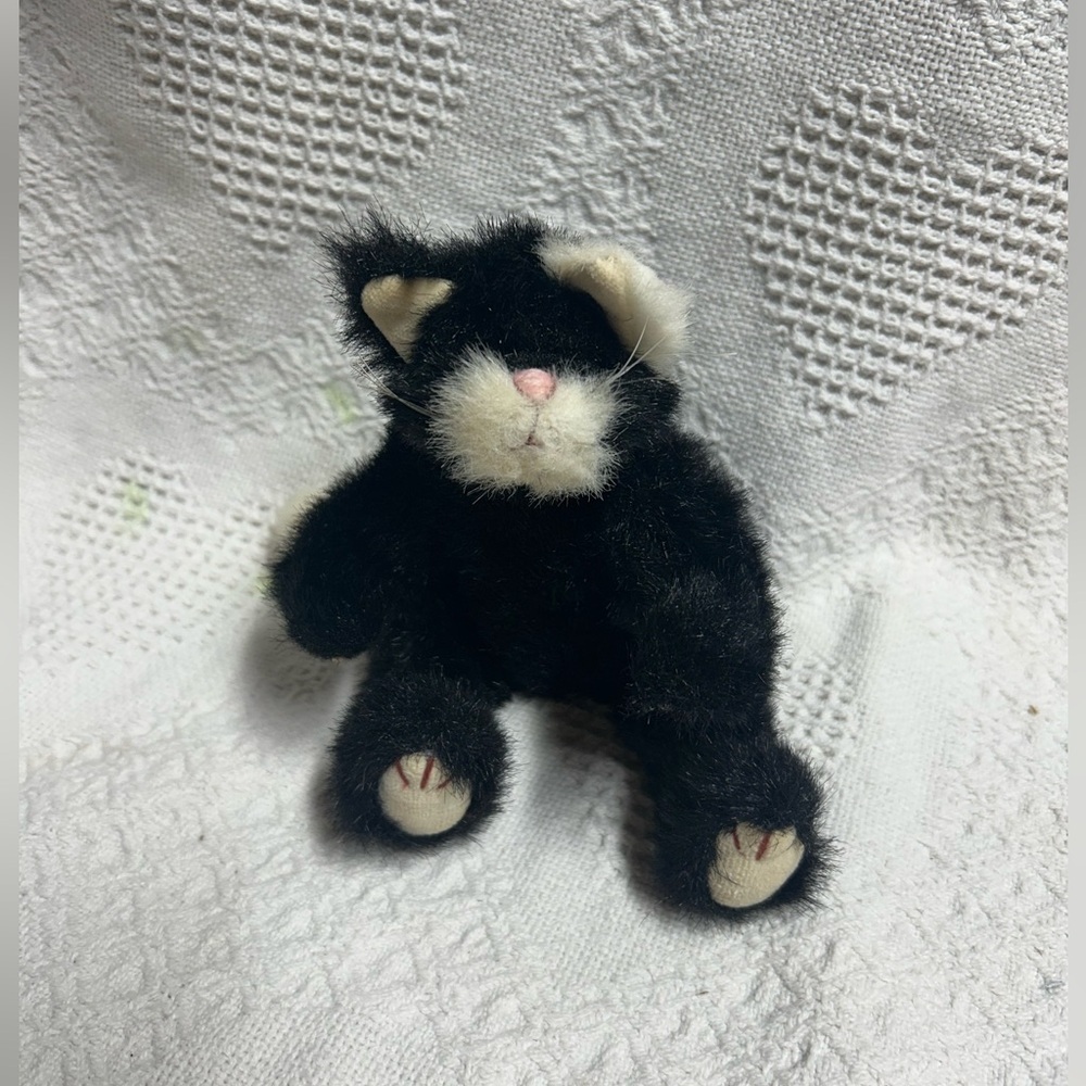 TY 1993 BLACK WHITE KITTY CAT PLUSH TOY 8 INCHES